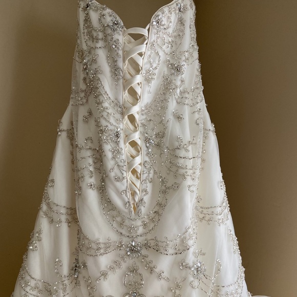 Sottero and Midgley Ivory Raquelle 72743 Wedding Dress w/Mermaid Silhouette - Picture 11 of 16